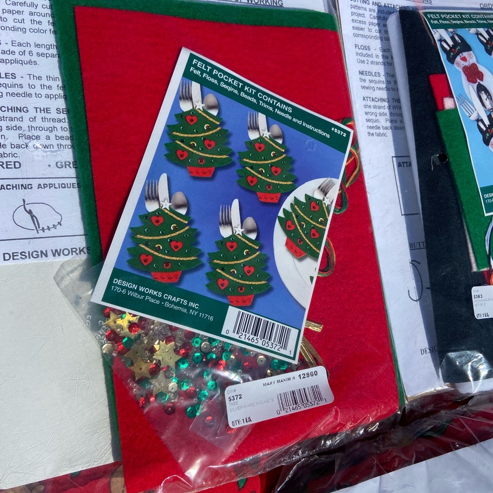 ✨3 for $20✨ Lot of 3 Christmas Craft Kits UNOPENED - Picture 2 of 5